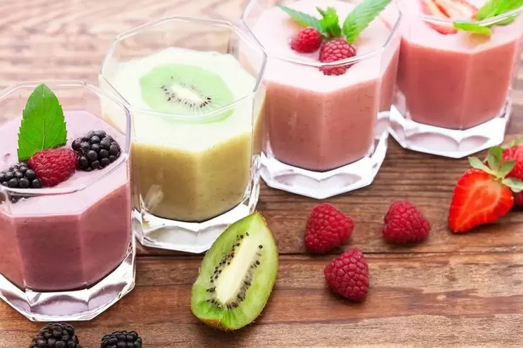 İçme diyeti için meyve smoothies