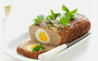 Çiğ gıda diyet yumurta ile köfte